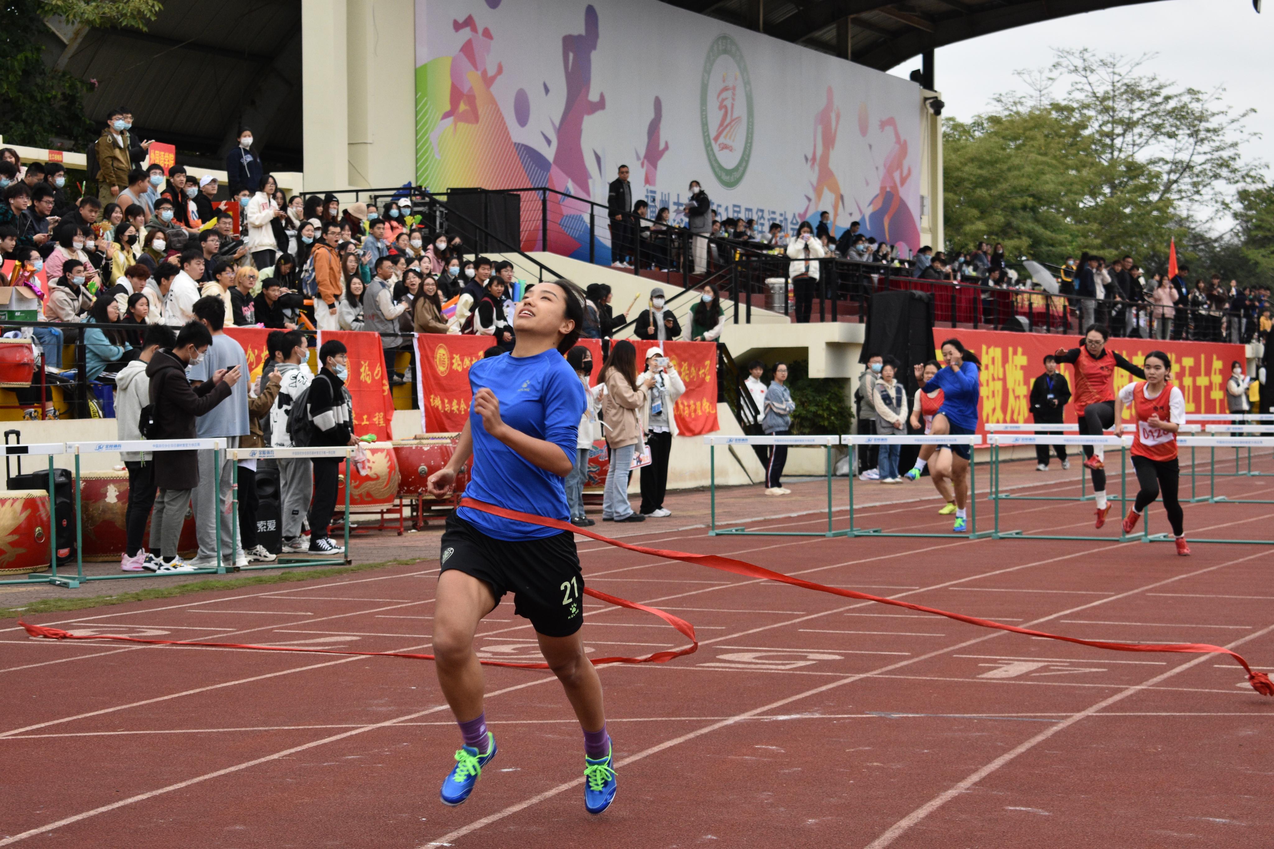 女学甲100米栏 林子瑶摄.JPG